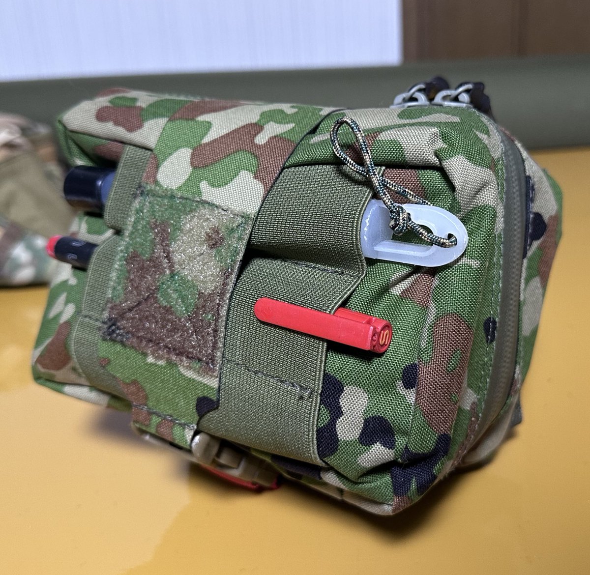 依頼品 ブローアウトキットMEDポーチ 陸自迷彩 容量 例 止血包帯×2