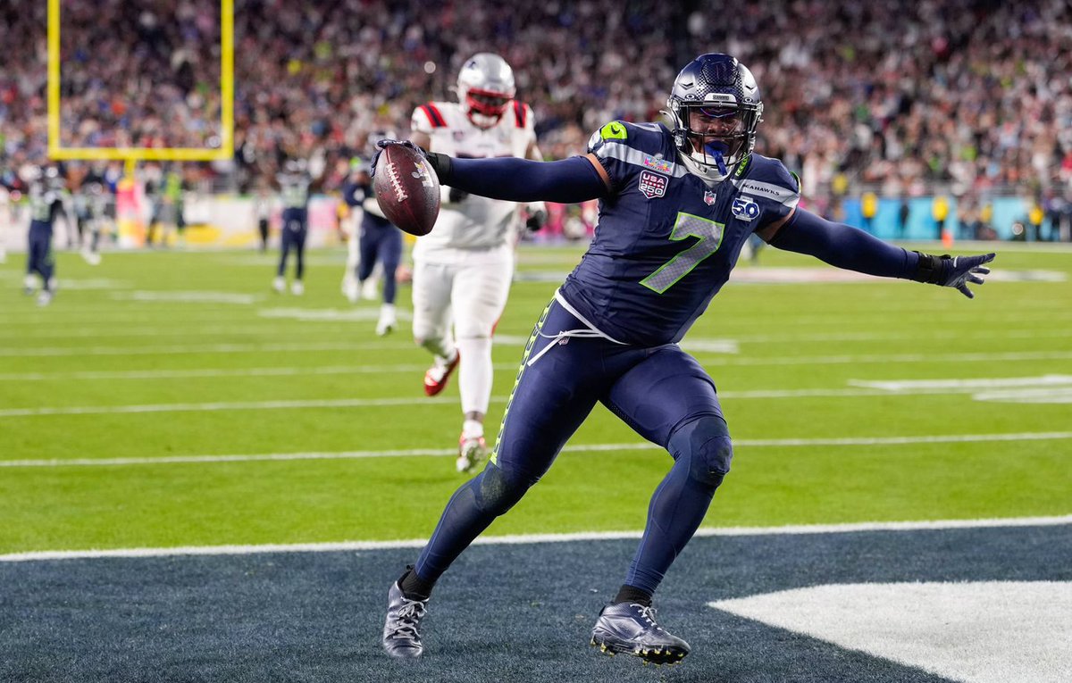 Super Bowl 2026 : Comment la défense des Seahawks a totalement étouffé les Patriots et lancé Seattle vers le titre dlvr.it/TQrVfT