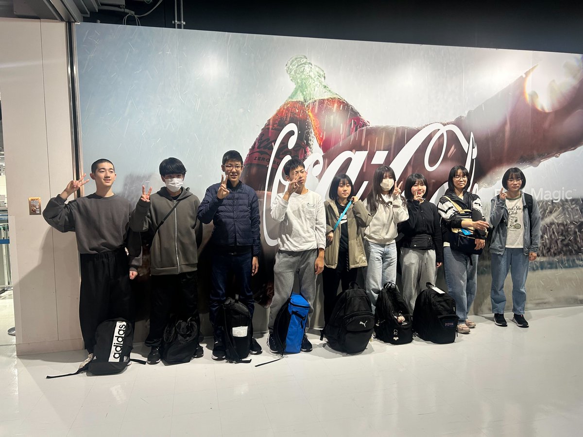 【中等部✈留学】
クラーク国際中等部・広島キャンパスから新たに3名の中学生がAUSTRALIA留学に出発🇦🇺🐨✨
 全国各地から参加している中等部生9名とともに、成田空港を無事に飛び立ち、オーストラリアへ向かいました！

過去の中等部広島キャンパスの生徒の留学記事はこちら👇
clark-jr.jp/campus/hiroshi…