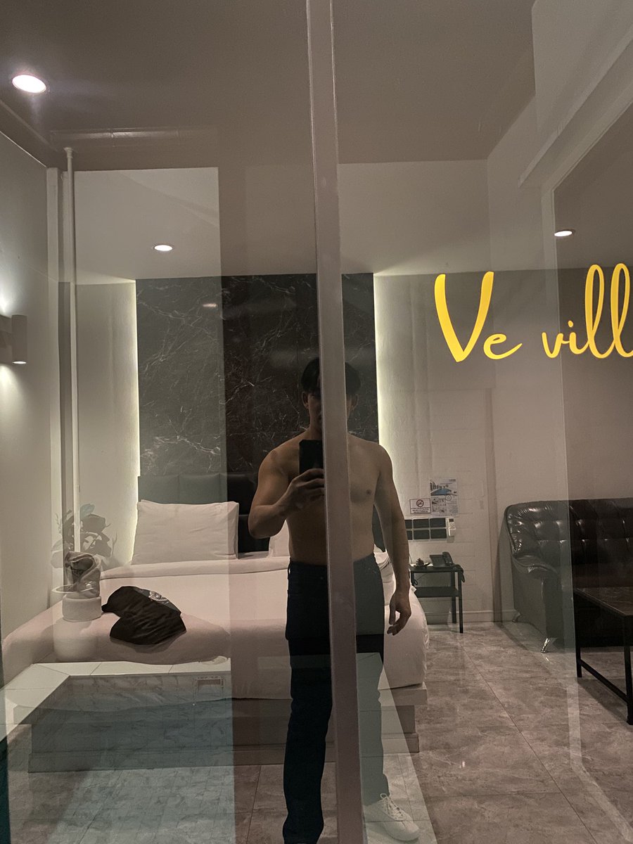 อยากนวดทักมาครับ tweet media