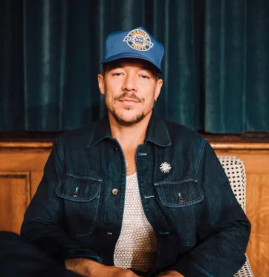 About Music tweet media