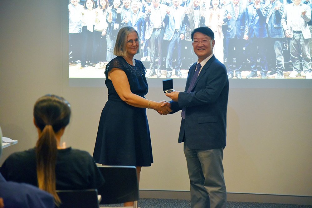 kaistpr's tweet image. 🎉Congratulations to KAIST Distinguished Professor Sang Yup Lee on receiving the AIBN Translational Research Award at the University of Queensland!
Honored for world-leading work in synthetic biology and metabolic engineering #TranslationalResearch #SyntheticBiology #KAIST