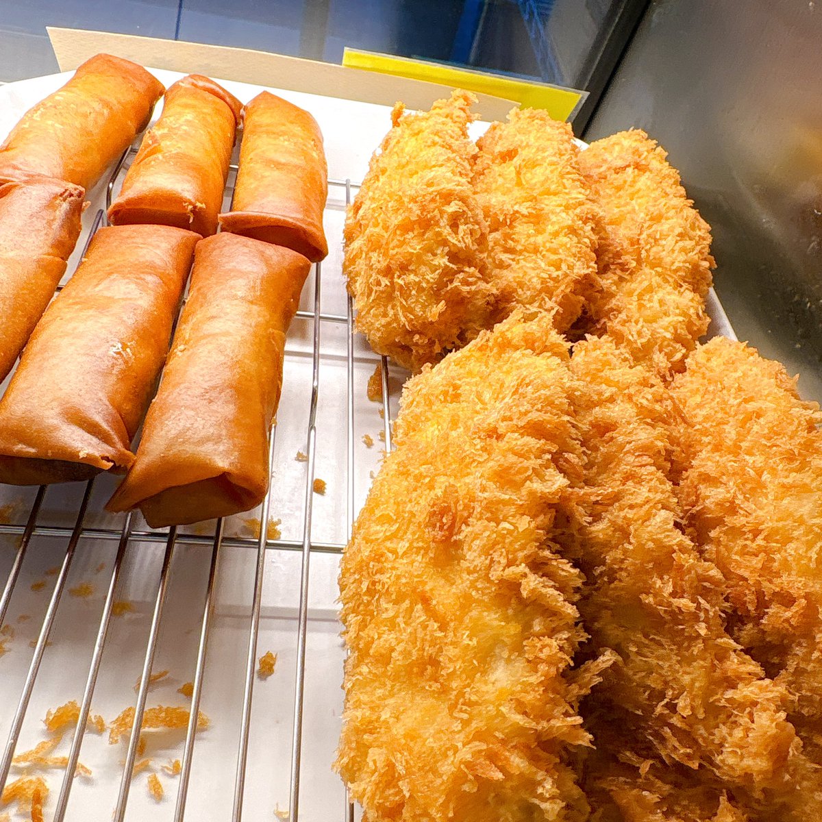 ＊本日のフライ＊
ミニヒレカツ、ササミカツ、春巻き、メンチカツ、コロッケ、鶏から揚げ、クリームコロッケ