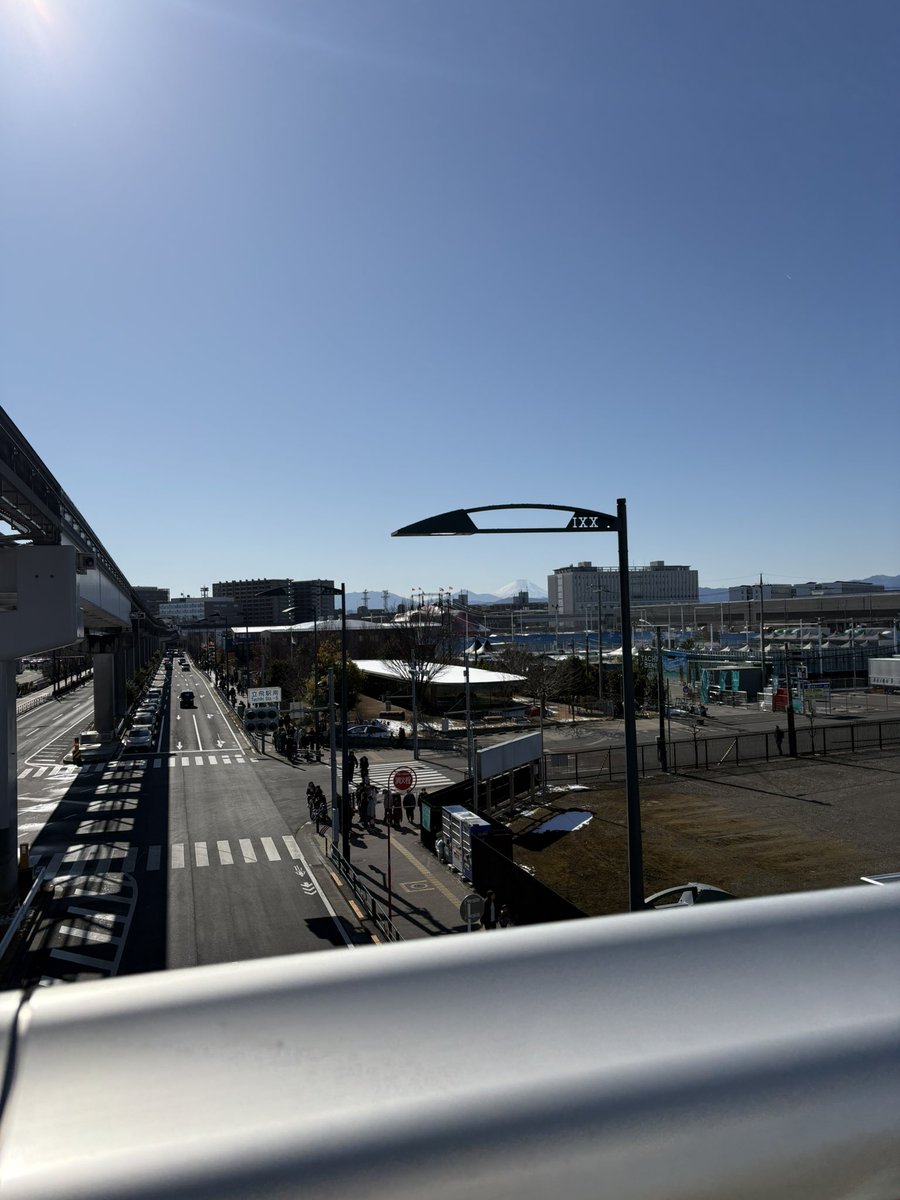 真っ黒すぎるなちょっと ピンクとか使った方がいいよ