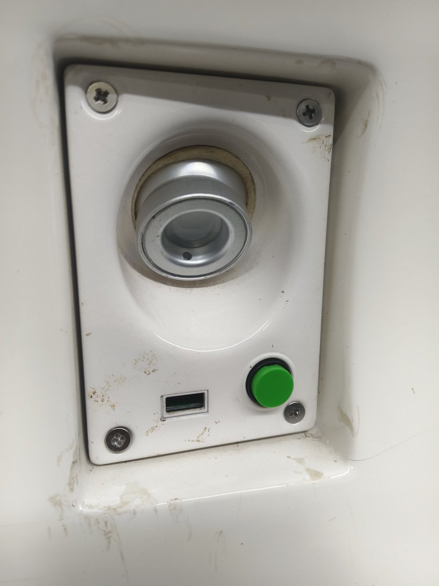 786Izwan's tweet photo. @RailMadad @IndianRailways
PNR 6164497081 | HWH–BPL Express
Coach M1 Seat 56
Charging board / data cable point not working.
Please arrange immediate assistance. https://t.co/BJMqGeRweH