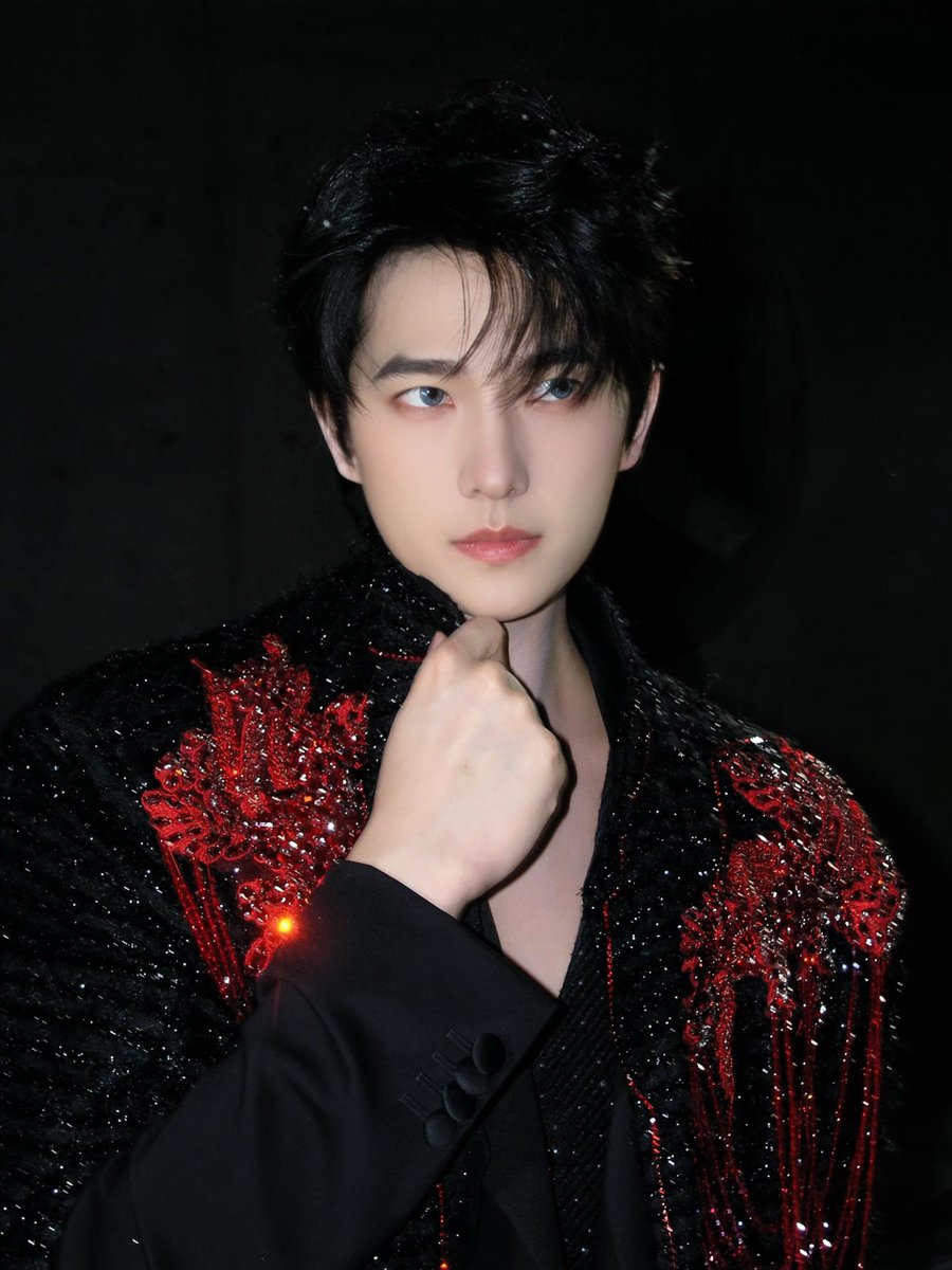 หล่อทุกรูปเลยอ่ะ

#หยางหยาง #YangYang杨洋 #YangYang #杨洋