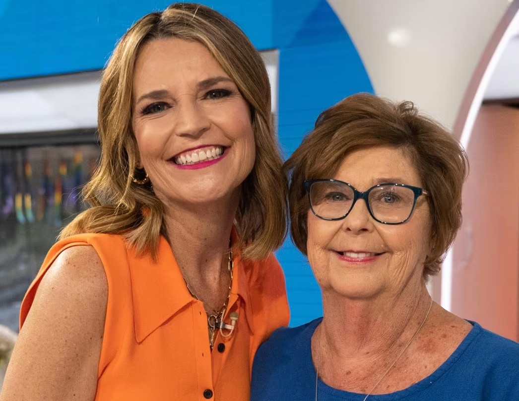 Sometimes, even when we seem to have everything, we still feel helpless.
That is exactly what Savannah Guthrie and her family are going through right now. Her 84-year-old mother, Nancy Guthrie, has been missing for the past 9 days.
Her daughter is a well-known journalist who