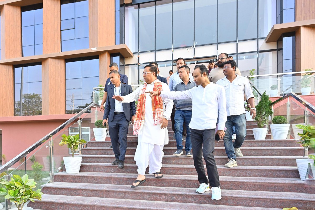 jayanta_malla's tweet photo. On 11 February, Hon’ble CM Dr. @himantabiswa dangoriya will dedicate several landmark infrastructure projects to the people of Nalbari, including the 'Integrated District Commissioner’s Office', 'Convention Centre' and 'District Stadium'. He will also address a mega public meeting at Sariahtoli and ceremonially distribute the first instalment of “Mukhyamantrir Atmanirbhar Asom Abhiyan 2.0.”

Ahead of the programmes, I visited all project sites and the meeting venue this afternoon to review final preparations and issued necessary directions to the concerned departments to ensure smooth and successful conduct of the events.

📍 Nalbari