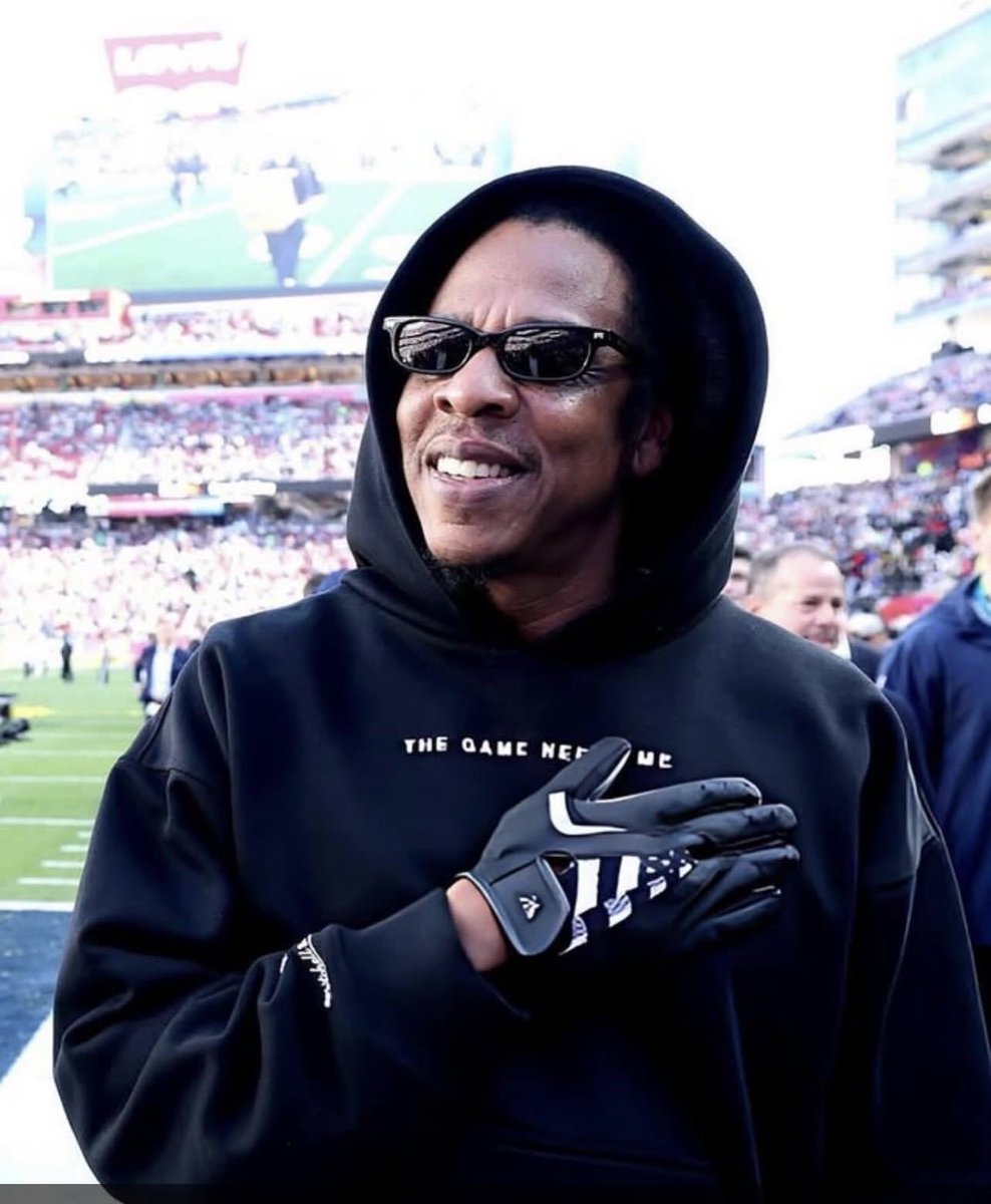 DomMazz124's tweet photo. @HoopsCrave Jayz must of fled the country then came back to the for the Super Bowl real quick. Yall gotta do a better job at trying to keep people misinformed. This one was weak lol 🤦🏽‍♂️😂 https://t.co/fMIKPxTEnO