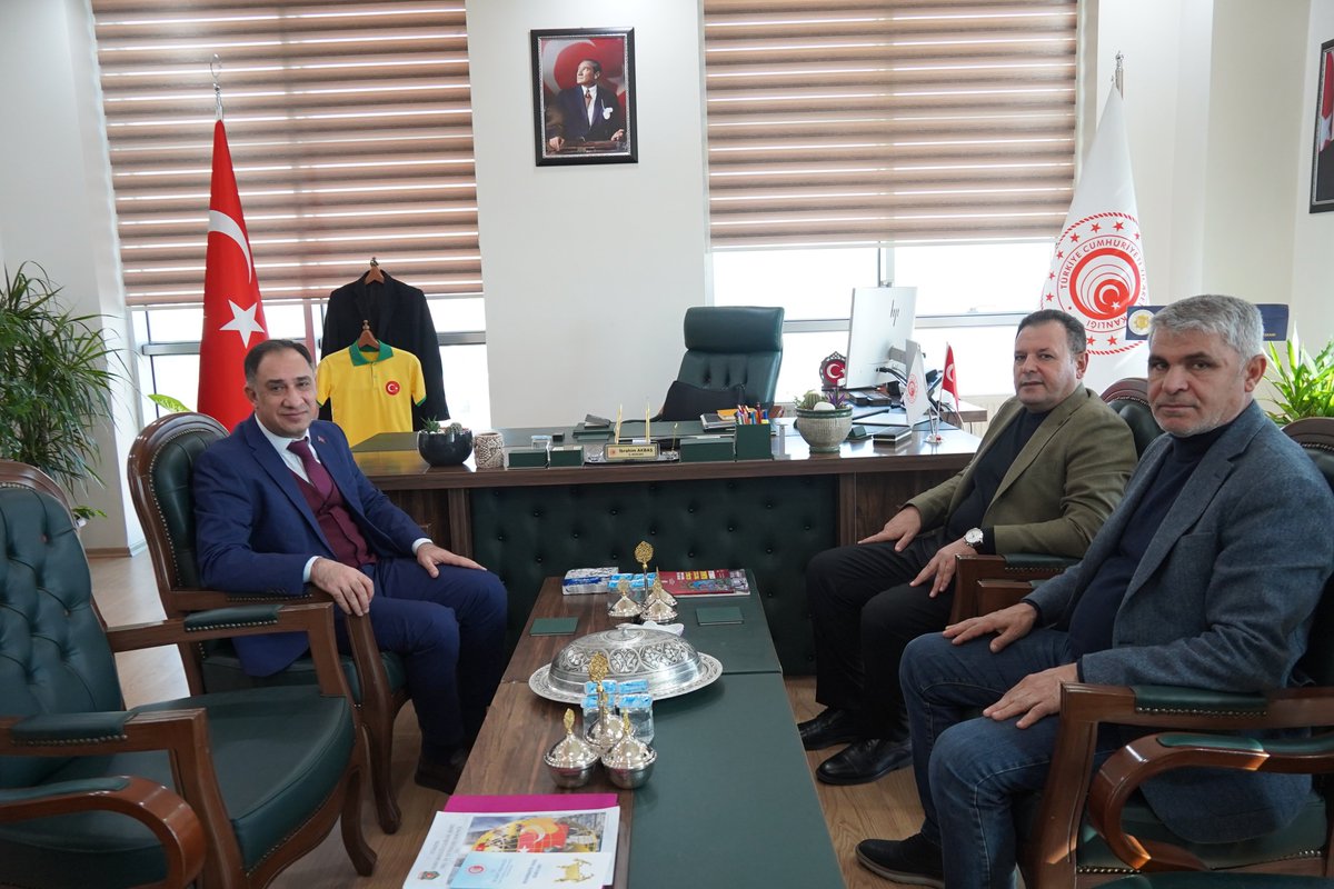Yönetim Kurulu Başkanımız Mehmet Yetim, Meclis Üyemiz Muhiyettin Kelekçi ile birlikte Şanlıurfa Ticaret İl Müdürü Sayın İbrahim Akbaş’a hayırlı olsun ziyaretinde bulundu.

Ziyarette; ilimizin yerel kalkınma sürecinde önemli bir değer oluşturan coğrafi işaretli ürünlerin tescil