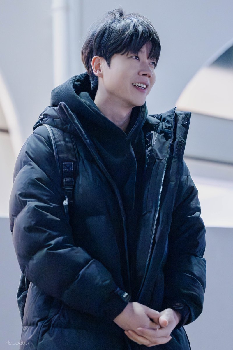 260207 [뮤지컬 어쩌면 해피엔딩] 부산 밤공       
전성우 배우님 퇴근길       
올리버役 #전성우 배우님
-
최저 기온 영하 10도
옷차림을 따뜻하게 하셔야겠습니다