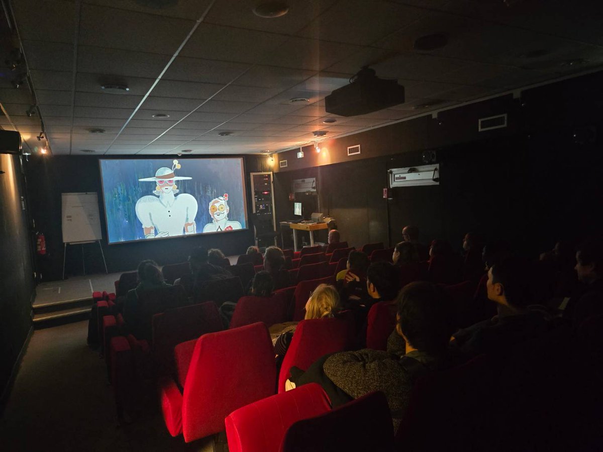 GAC候補生が研修の合間に、ゴブラン校のオープンキャンパスに伺いました。
卒業生による短編映像の上映を見学している様子です。
ゴブランの公式YouTubeチャンネルでは、学生たちの短編アニメ作品が公開されています。
この機会にぜひご覧ください！youtube.com/@gobelins