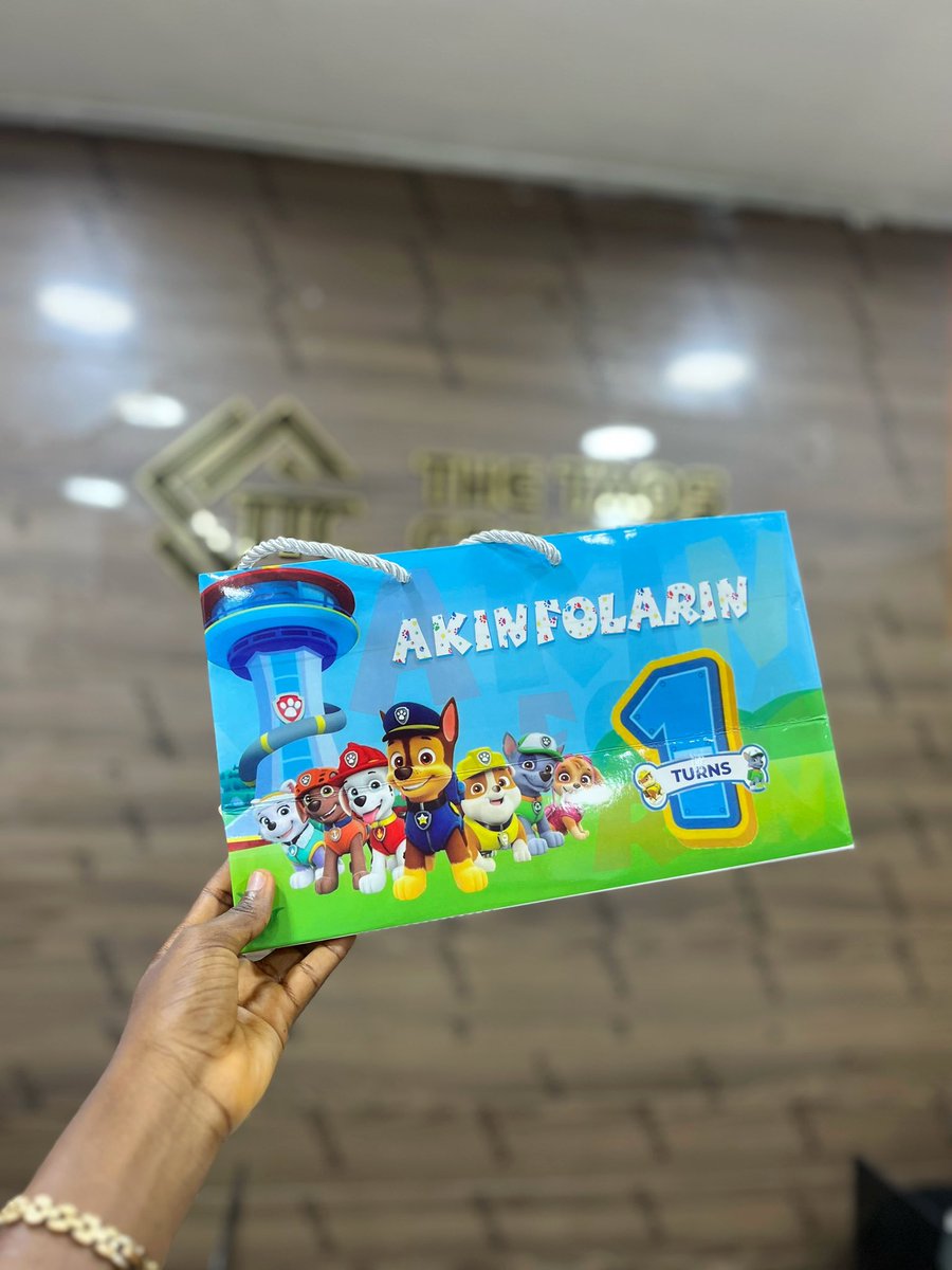 thetaoscreative's tweet image. Thoughtfully designed to complement birthday celebrations while giving brands a polished and professional presentation.
#CarrierBag #BirthdayPackaging #CelebrationDetails #CustomPackaging #BrandPresentation