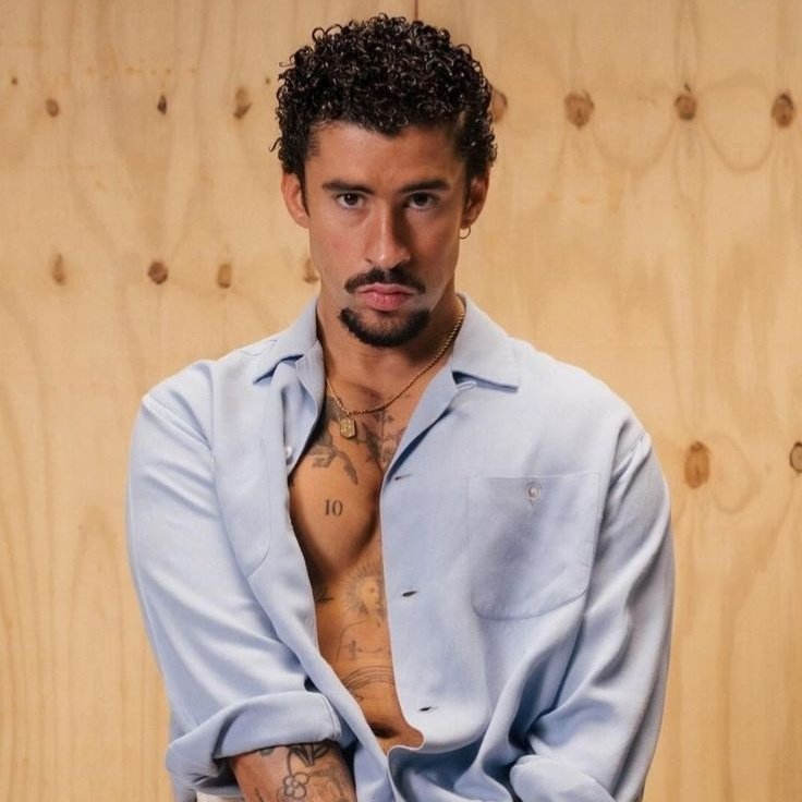 selenagoncharts's tweet image. 🚨 Bad Bunny shades Selena Gomez at the #SuperBowl.   

“AHORA TODOS QUIEREN SER LATINOS, PERO LES FALTA SAZÓN”