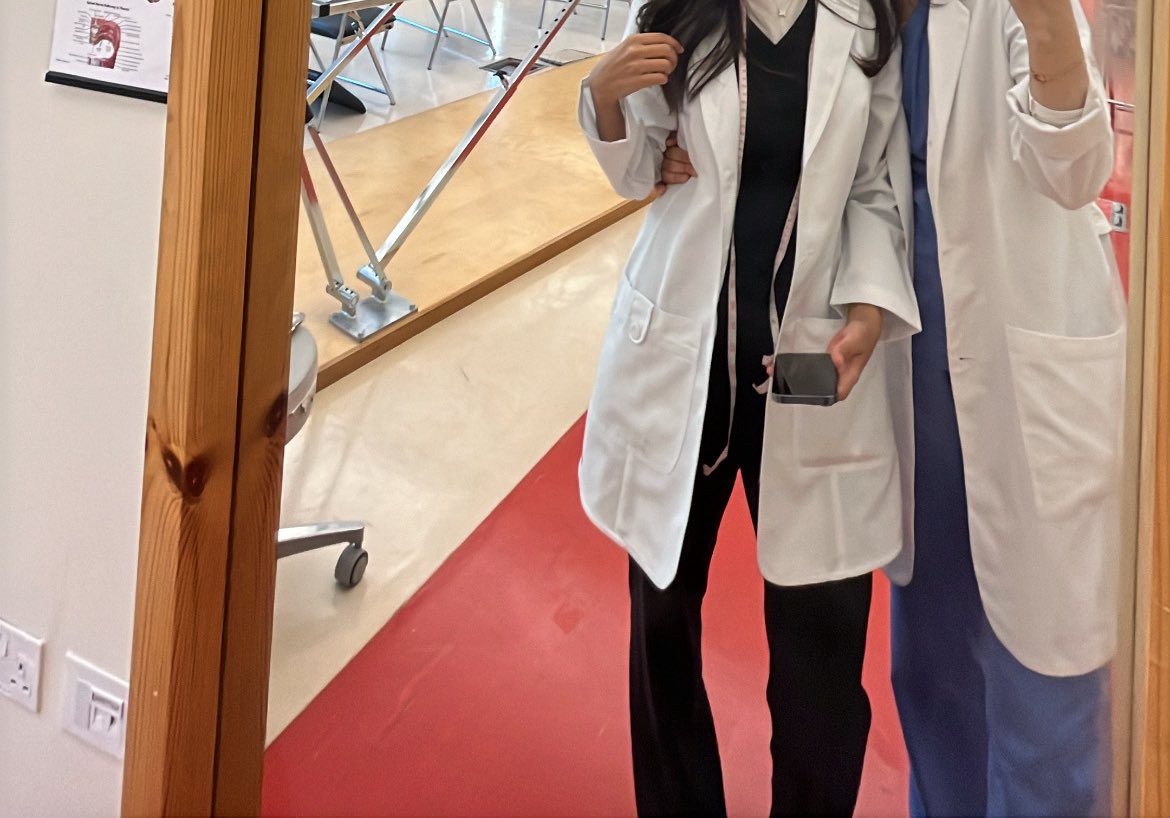Dr2be_'s tweet photo. في كل ديره لي ربوع ورفاقه 
أرافق الطيب ولو هو من القوم 
اربط مع الطيب شروط الصداقه 
من العرب ولا الفرس والروم 
اما النذل مابيني وبينه علاقه 
اما يجيب علوم ويروح بعلوم https://t.co/eQ97CJN6f6
