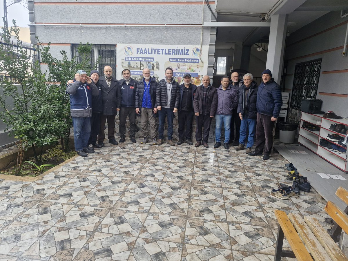6 Şubat depreminin yıldönümünde İnsan Vakfı Ankara Temsilciliği deprem bölgesine ziyarette bulundu. Sabah namazı Habibi Neccar Camii'nde eda edilerek depremin ilk günlerinde Kırıkhan'da ilk defa çorba pişirilip dağıtım yapılan bölgeye gidildi.