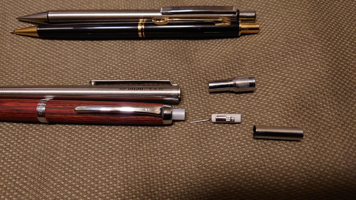 3本中2本は消しゴムがキャップの内部に詰まっており取れません……… 2020