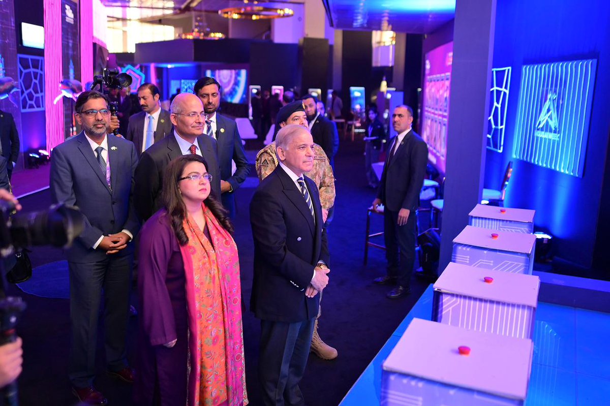 BSWarraich's tweet photo. Prime Minister Muhammad Shehbaz Sharif visits different kiosks at "AI Indus Week", an Initiative of Ministry of Information Technology. https://t.co/Sxbu8Au9Gm