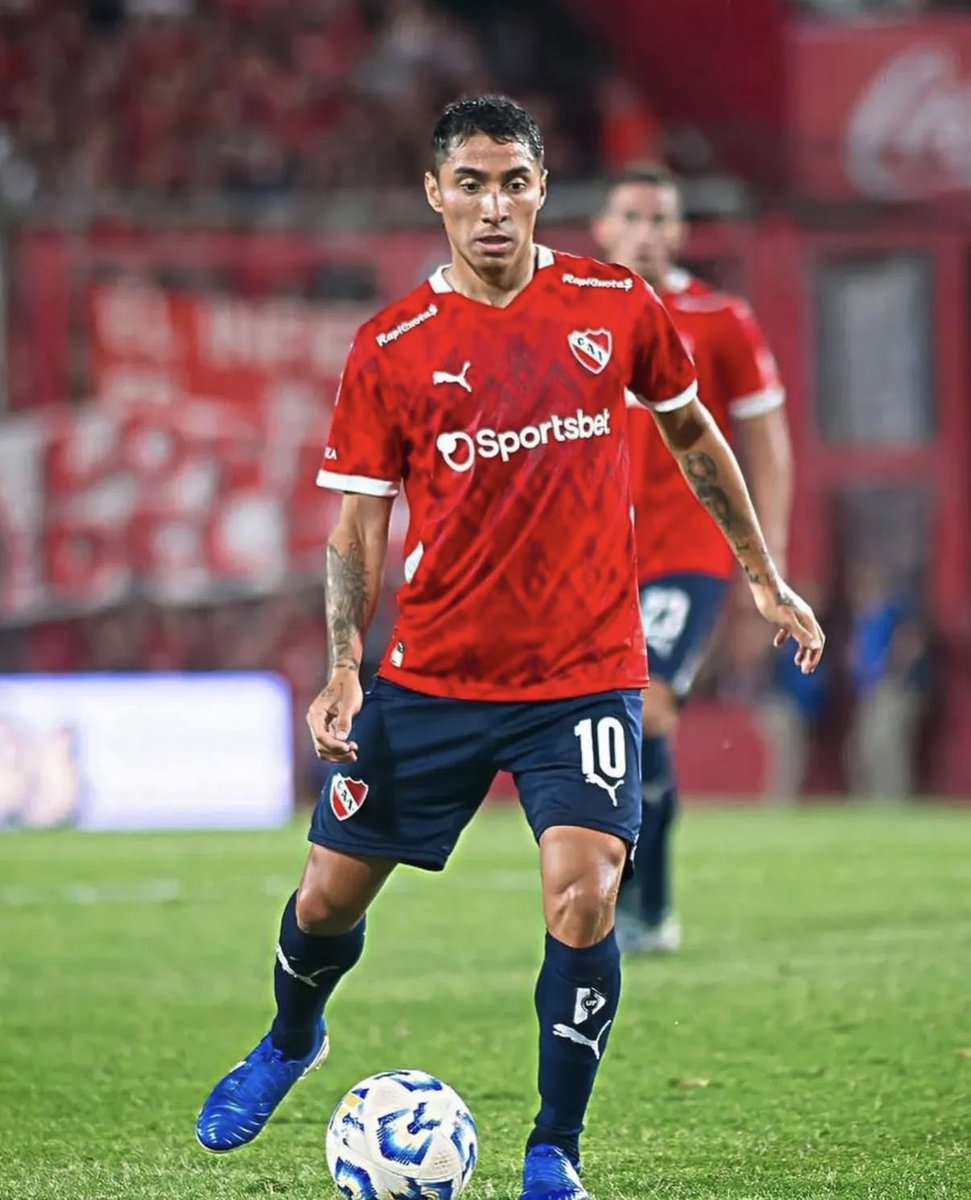 titular / jugador de segundos tiempos.

Los mejores partidos de Cabral fueron entrando del banco y es la única manera en la que puede ser un mínimo desequilibrante, mientras que Millan empuja. 
El dia que un dt lo termine de entender se van a ver cosas buenas en independiente.