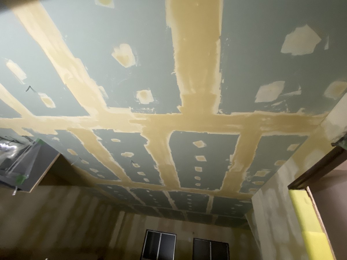 出張以外は仕事終わりにコツコツパテモリモリ
あと少し

あと1月半で仕上げたい😎