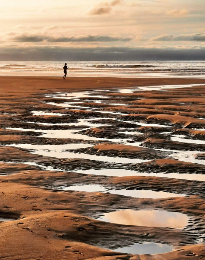 Febrero en la Playa de Berria 🌊

El sol se pone, la marea ya dibujó caprichos en la arena y sólo el silencio marca el ritmo.

❤ pumpum… pumpum…

📍 Santoña | 🌅 Atardecer

#CantabriaTodoElAño #TierrucaBella