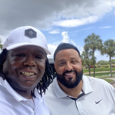 earncashweek's tweet photo. #NewProfilePic https://t.co/Vu7SBG4gV5