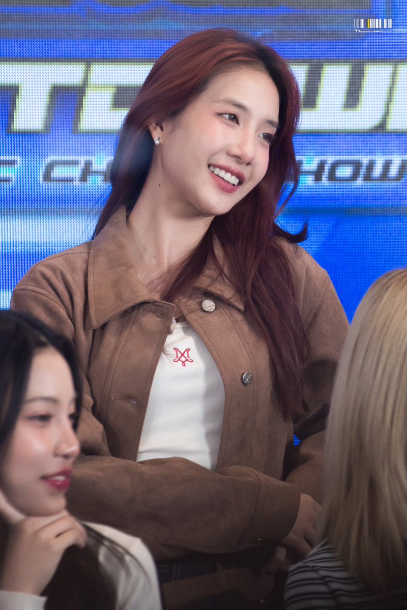 yearsowl's tweet image. โจริญ ate มากกกก

:)  #Jorin4EVE #TMCLIVEx4EVE