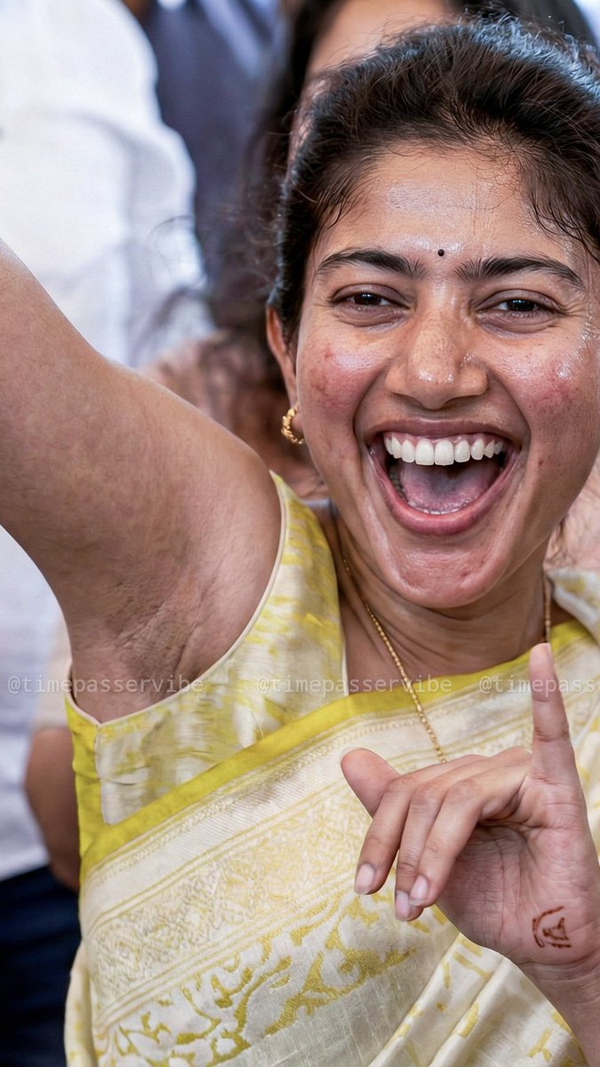 actress_kumfort's tweet image. #Anupamaa or #SaiPallavi 🖤🔥📈🥵