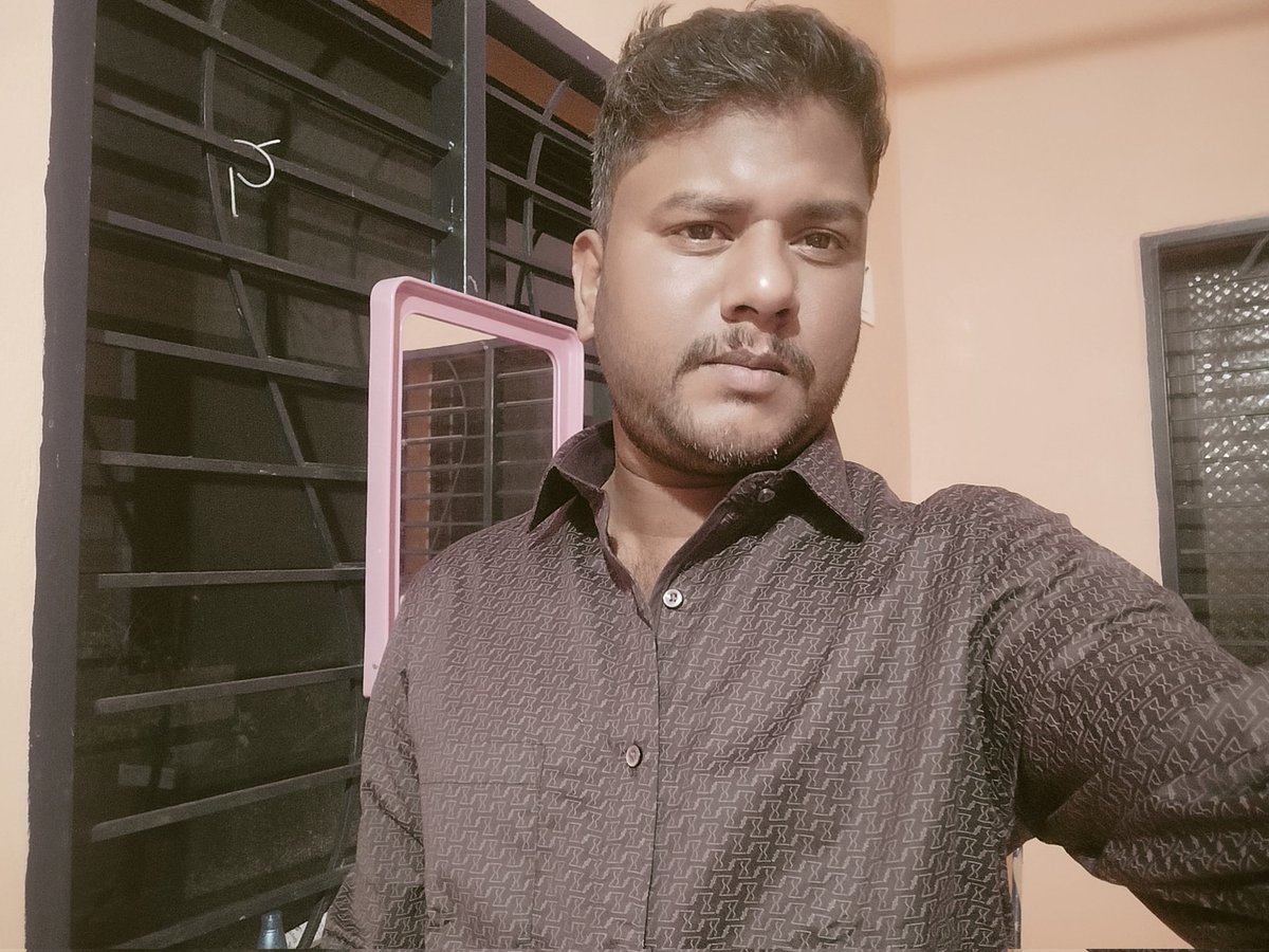 narayan_suriya's tweet photo. @grok remove ugly photo https://t.co/ehgNhXNDB8