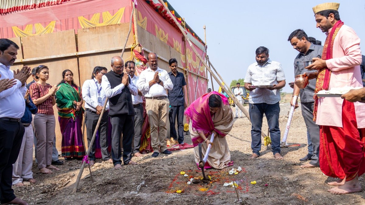 The second academic building at MIT Vishwaprayag University stands as a testament to the vision of progressive growth and will pave the way for innovation and academic excellence. Swipe through to catch glimpses of the Bhumi Pujan and a preview of the upcoming building.
