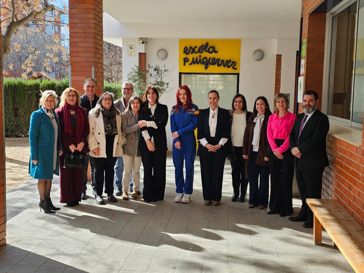 Dipta_cat's tweet photo. 👉 La presidenta de la @Dipta_cat, @nllaurado, participa a l’acte #Científiques 2026 que organitza la @fcri_cat a l’Escola Puigcerver de Reus.

👩‍🚀 El programa promou rols femenins en ciència i enginyeria per potenciar les carreres científiques entre infants i joves. https://t.co/5mDvS3PboA