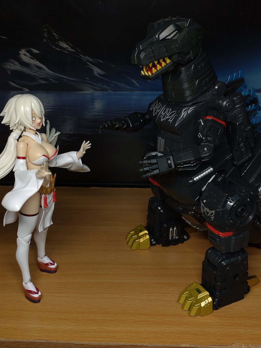 code_kaguya's tweet image. スサノヲちゃんとゴジラ