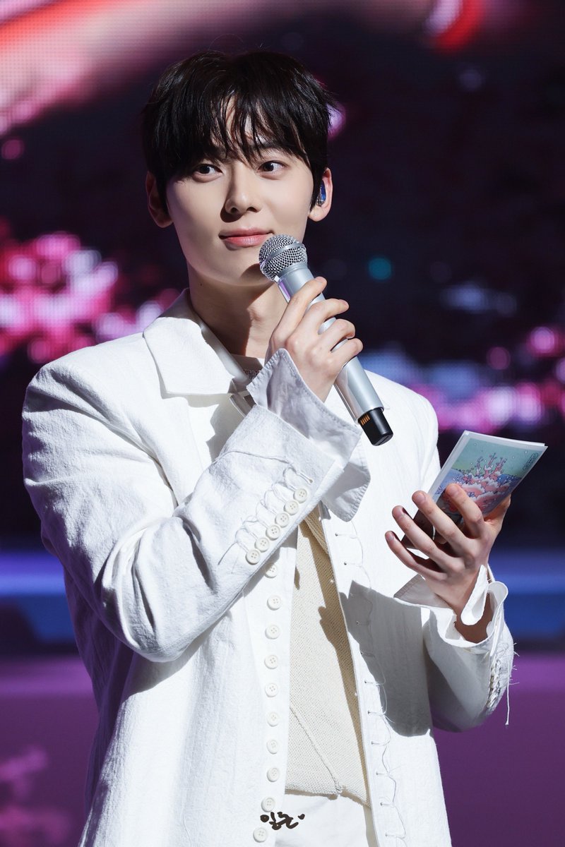 260206 도화원 팬미팅
너무 왕자님 같아..
#황민현 #HWANGMINHYUN