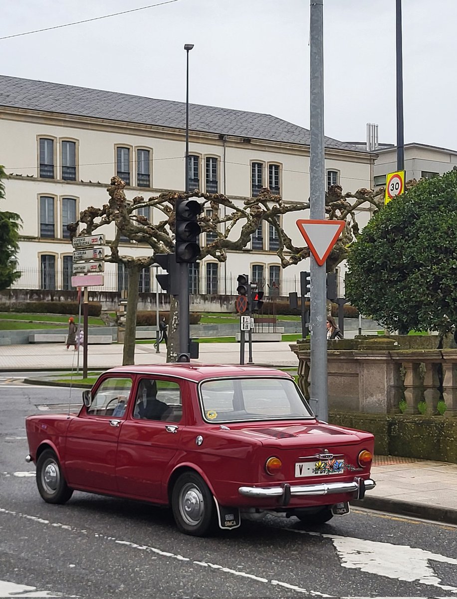 ChousaAlcandra's tweet image. Fácil non debía ser, pero habendo interés...
#Simca1000