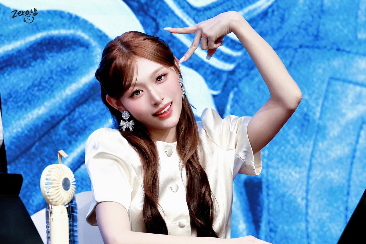 260208 오늘의 냥냥이🐱

#MINAMI #미나미 #ミナミ #RESCENE #리센느 #제로냥냥🍽️