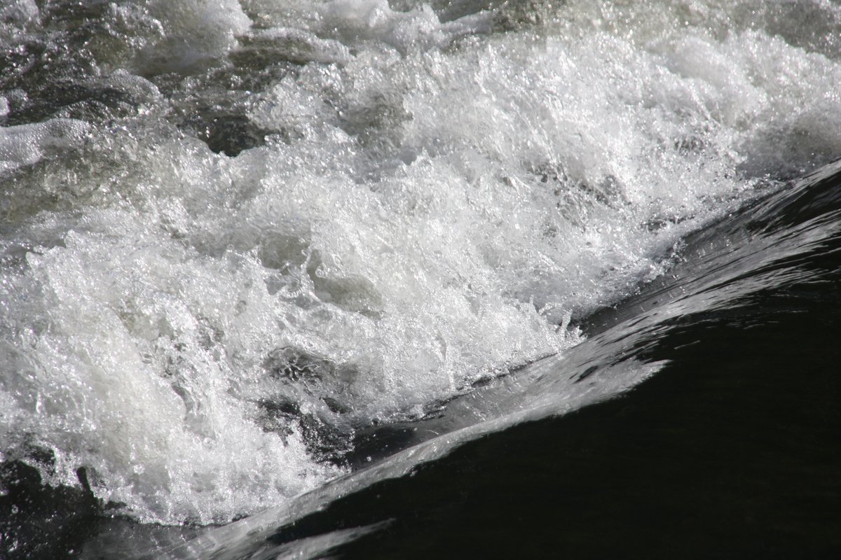 Flood warning issued for River Kennet: ow.ly/LGgm50YbCyw

- Do not drive through flood water
- Do not move or ignore road closure signs
- Do not turn on gas or electrics if they have gotten wet. Get them checked by a qualified technician
Read more: ow.ly/wkN650YbCyx