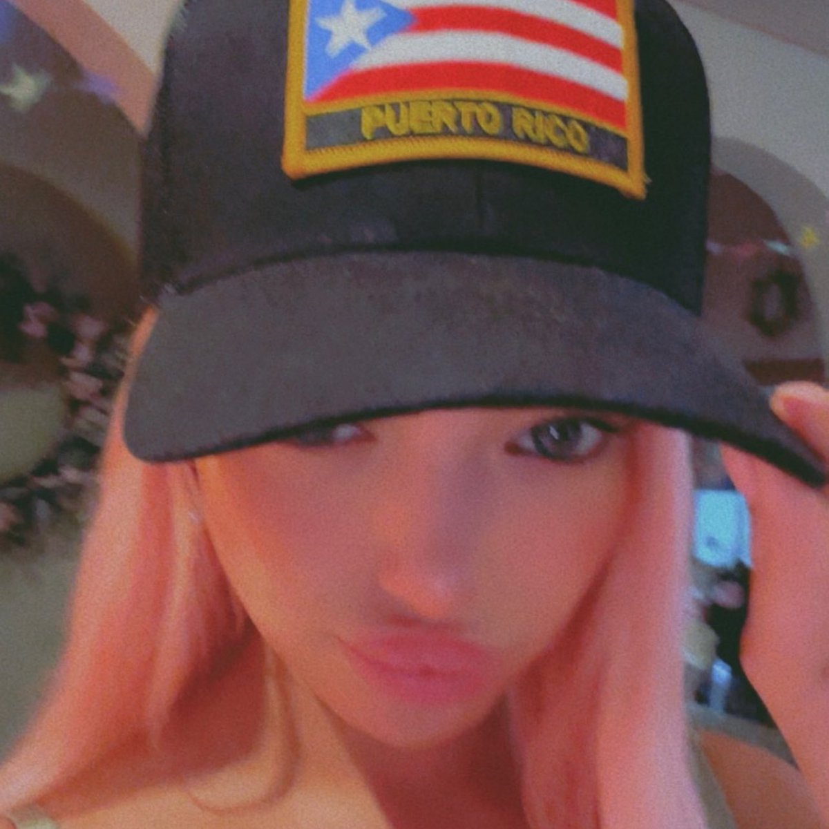 lcveamore's tweet photo. ¡gracias, bad bunny! por mostrar tanto cariño. ‼️ https://t.co/lda3LBom5a