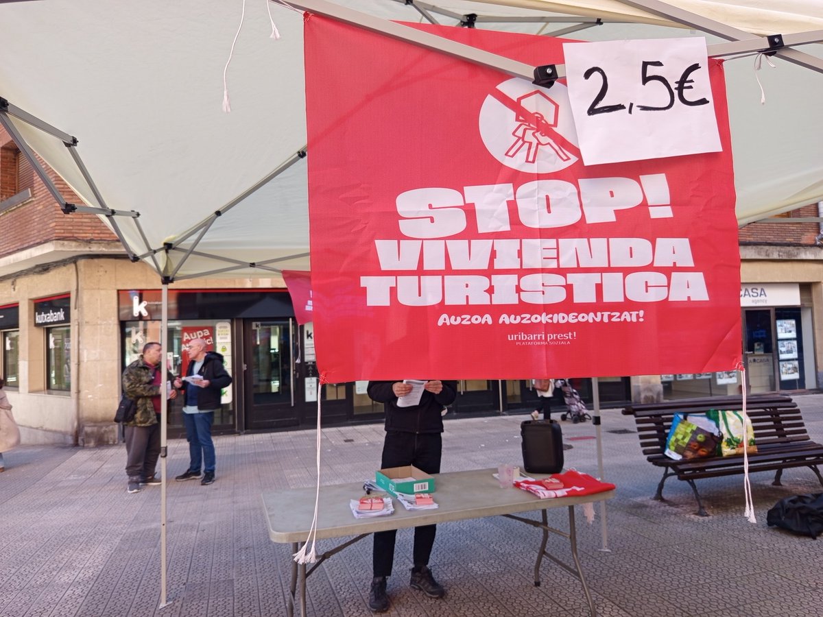 UribarriPrest's tweet photo. 🗣️ Asteburuan auzoko kaleetatik ibili gara auzokideekin hitz egiten.

Animatu zaitez eta hurbildu hurrengo asanbladara!

🗣️ Este finde hemos andado por el barrio hablando con los y las vecinas.

Anímate y vente a la próxima asamblea!

🗓️ OTSAILAK 26 DE FEBRERO, 19:00, EN XIRIMIRI https://t.co/jF0FOK69HP