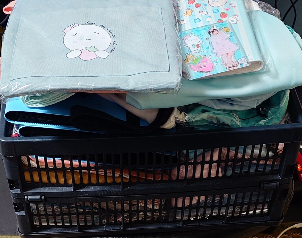 グッズ整理頑張るze