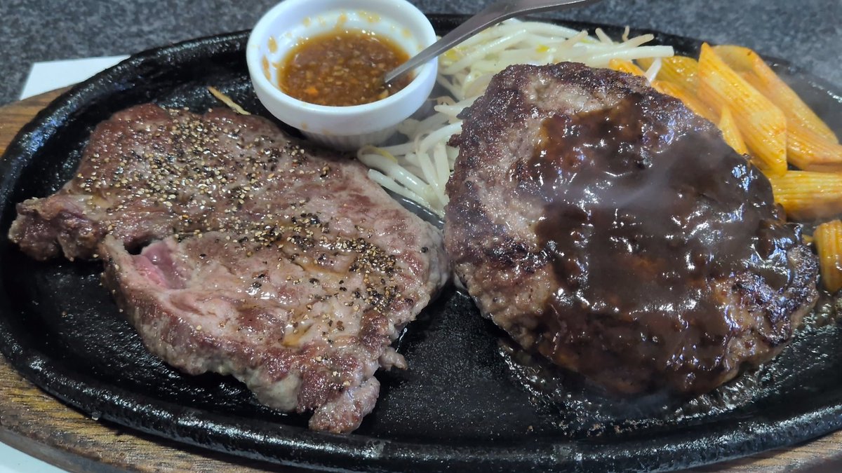 BOO92535237's tweet photo. つくば市松代二丁目
ステーキ 花まさ さん

初訪問🤤
ずっと気になってたステーキ店🥩

入店方法や店の作りがよくわからんかったぞw

初めてなので両方食べたいと思い
人気のコラボ をオーダー♪

ステーキ肉もハンバーグもめっちゃ美味いやんけ(　ﾟдﾟ)ﾝﾏｯ!
また行きぞ♡

ご馳走様でした🐷 https://t.co/smii0Yrhmf