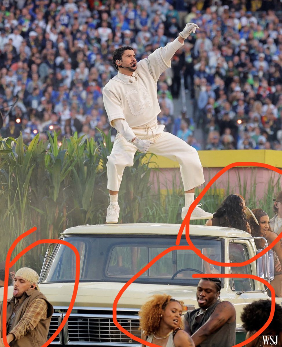 Rafael Gloves tweet media