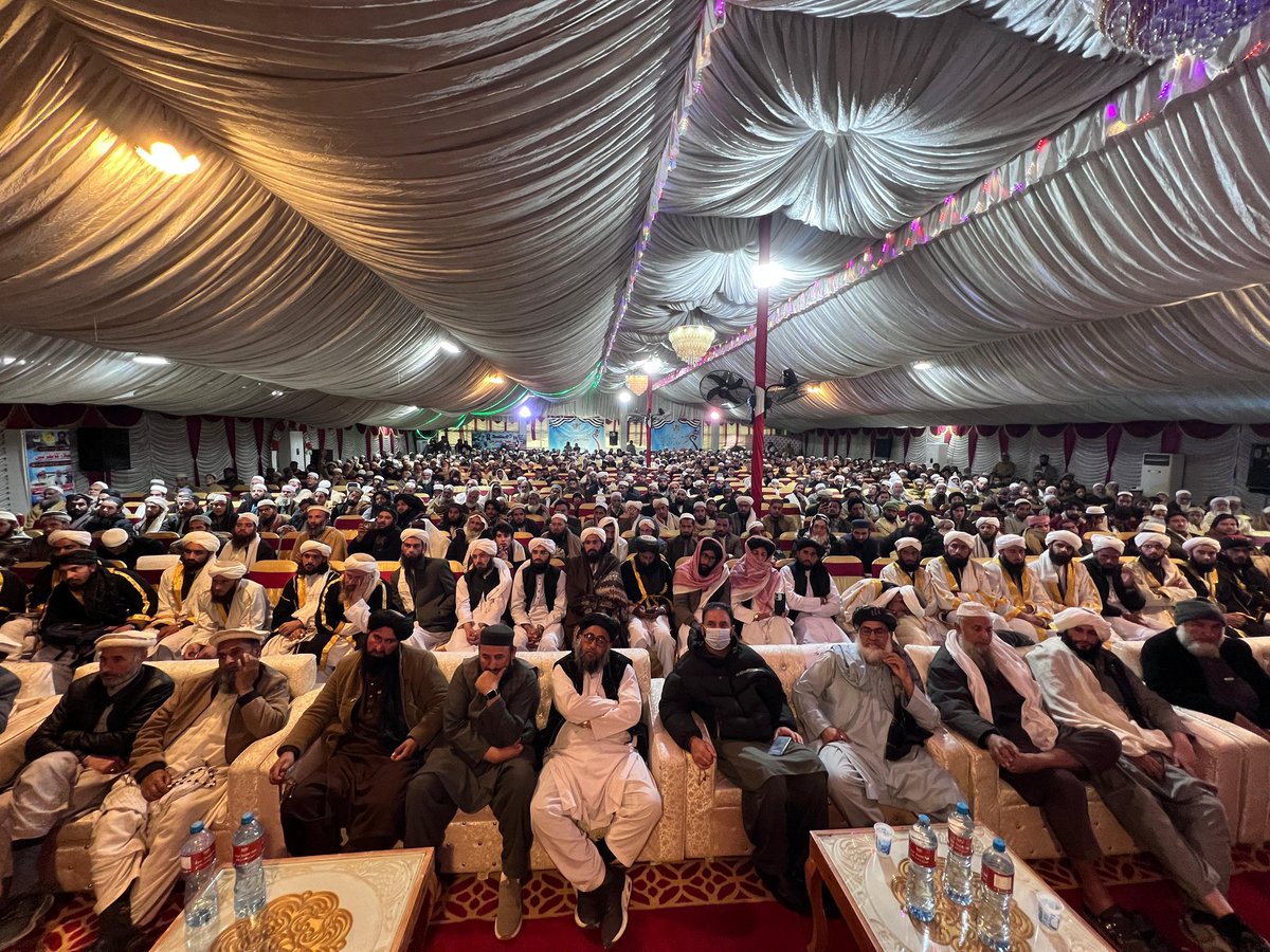 DrAmjadAliSwat's tweet photo. جمعیت علماء اسلام تحصیل مٹہ کے زیر اہتمام فضلاء کانفرنس سے جمعیت علماء اسلام صوبائی جنرل سیکرٹری سنیٹر حضرت مولانا عطاء الحق درویش صاحب خطاب کررہے ہیں
#juidigitalmedia https://t.co/z1FrSjge2g