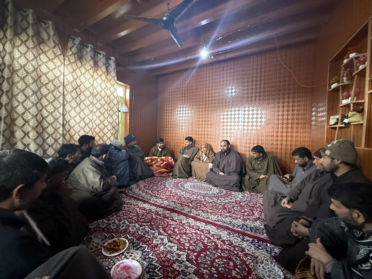 Fakeeriwasim's tweet photo. Organisational meeting of Booth Committee at H S pora of Zainapora Constituency of District Shopian @iamsatsharmaca @AshokKoul59 @blsanthosh https://t.co/eMFZV2OZjH
