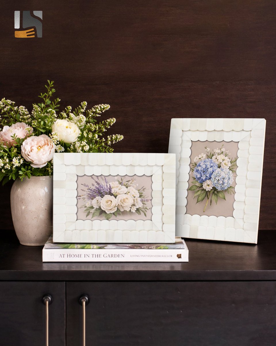 HandicraftsHom's tweet photo. Handcrafted scalloped white bone inlay frames for timeless home styling

Shop here: https://t.co/KrIAs5TGTU 

#handmadehomedecor #usahomedecor #scallopedframes #boneinlay #handicraftshome https://t.co/EqcObcsqE1