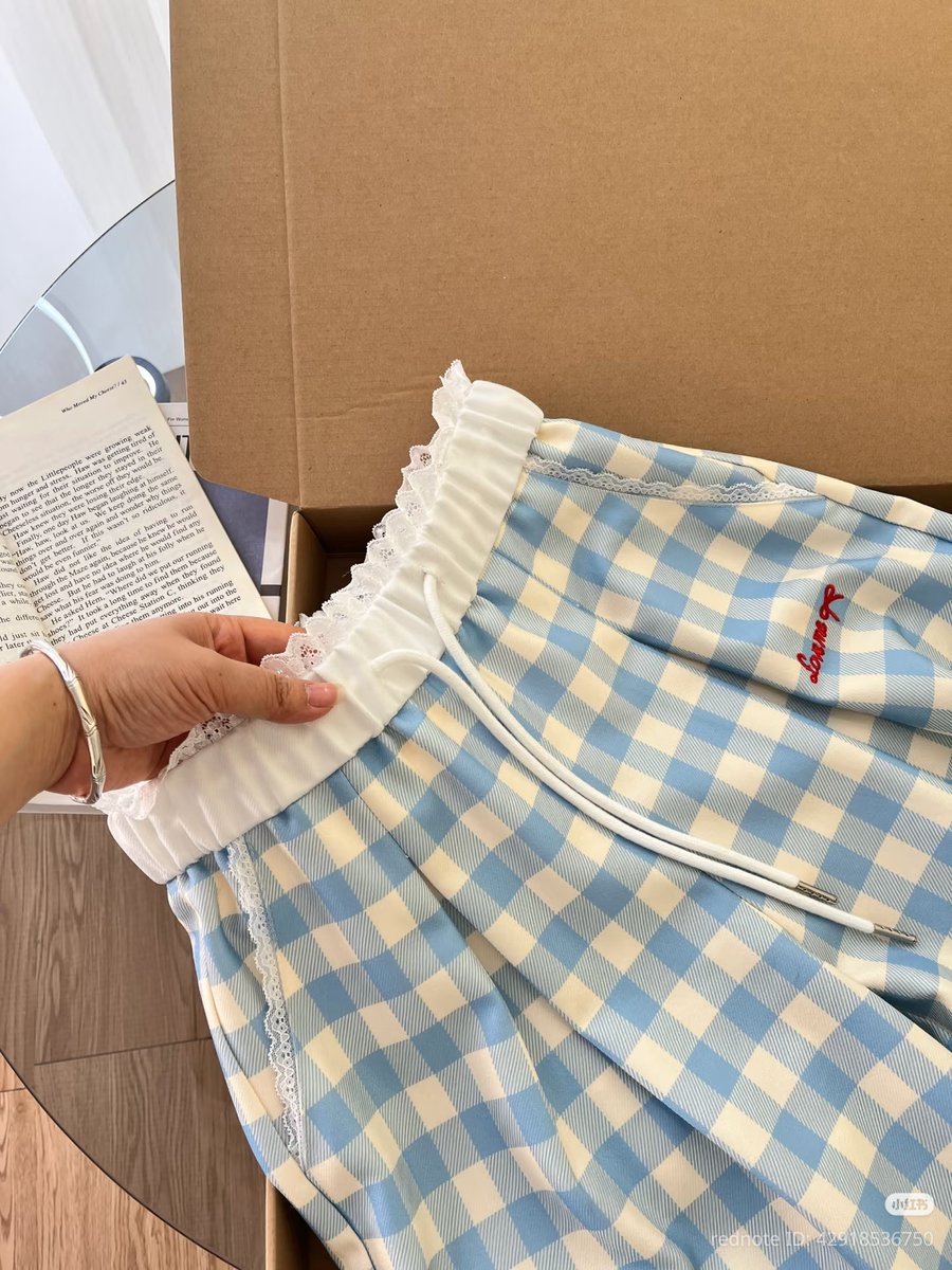 aynetth's tweet photo. pretty pants for the cutest hangout look
athread— https://t.co/N41tk2szKC