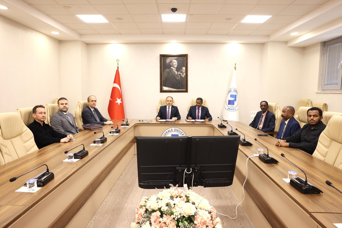 PAÜ’den Uluslararası Akademik İş Birliğine Yeni Bir Adım
Pamukkale Üniversitesi ile Sudan Alzaiem Alazhari Üniversitesi arasında akademik iş birliği protokolü imzalandı.
Rektörümüz Prof. Dr. Mahmud GÜNGÖR ile Alzaiem Alazhari Üniversitesi Rektörü Prof. Dr. Nasreldin Mohamed Ahmed