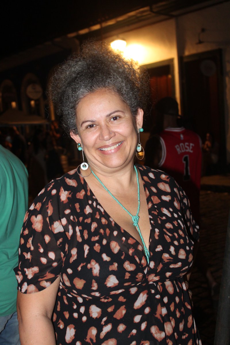 ritarita2000's tweet photo. Mais uma semana começando e janeiro pareceu ter 78 dias: longo, denso e de recomeços. Fevereiro chega apressado, como quem tem encontro marcado com a alegria do Carnaval. No fundo, a gente segue assim: entre cansaços e esperanças, aprendendo a esperar e celebrar.
#aritaquepensa https://t.co/1Rg196vs60