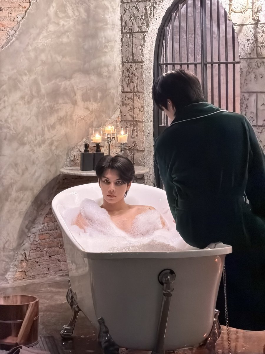 peatwasu's tweet photo. พี่เวียร์แช่น้ำรอดูเคลวินแล้วนะครับ 🛁

YESTERDAY EP1EP2
#YesterdayEP1EP2 https://t.co/Zb5xqcTCsz