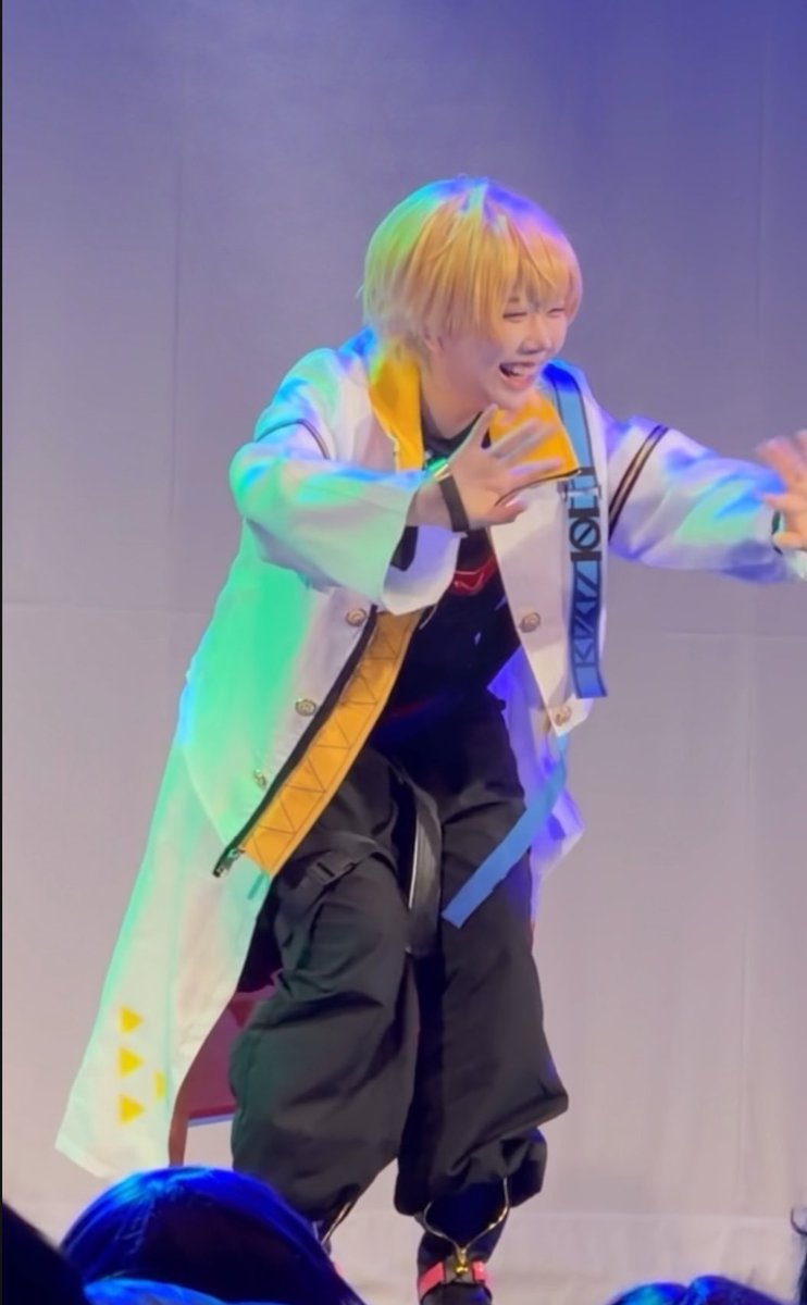 Chakiramo's tweet photo. 楽しかったんだね自分笑顔すぎるよ爆笑
#にじはちじ #VOLT_B https://t.co/FXGT9t2Lmx