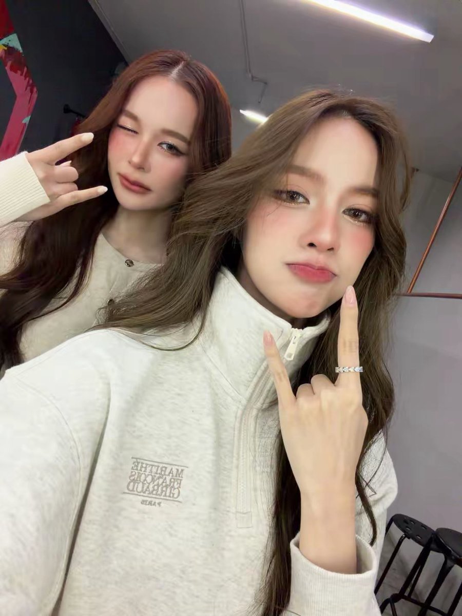 เลิกงานแย้ววววว 🤘🏻 <a href="/nurdesoraya/">nurdesoraya</a>  #TKphinyanech #nurdesoraya #TKNur